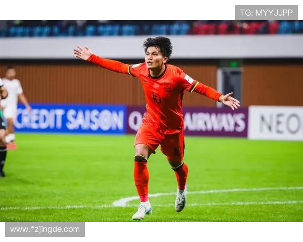 国足鏖战东亚杯再掀激情新篇章年轻阵容展现无限潜力 国足鏖战东亚杯再掀激情新篇章年轻阵容展现无限潜力