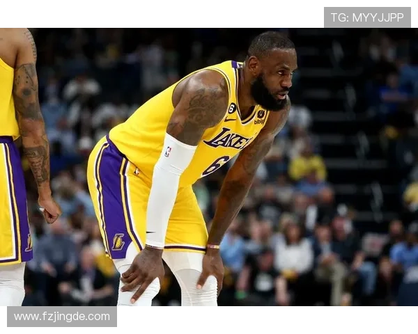 NBA最新动态:詹姆斯再创历史纪录 湖人队击败勇士迎来三连胜 NBA最新动态:詹姆斯再创历史纪录 湖人队击败勇士迎来三连胜