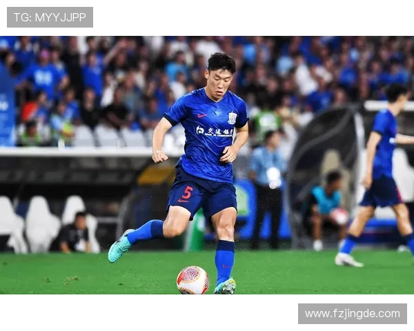 中国男足新帅亮相备战世预赛力争小组突围迎关键考验开启新周期 中国男足新帅亮相备战世预赛力争小组突围迎关键考验开启新周期