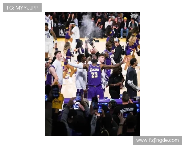 季后赛格局生变詹姆斯领衔湖人强势反弹冲击西部前列新赛季表现引关注